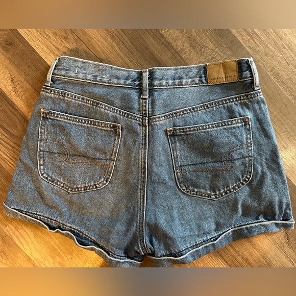 American Eagle - Women's Denim “Mom Short” (Size 8) - Picture 11 of 11